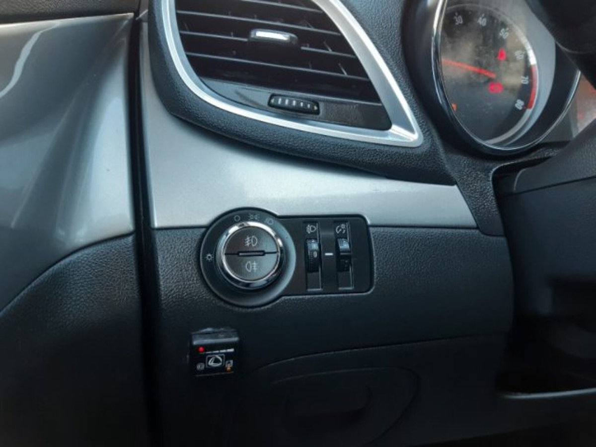 Opel Mokka 1.6 Ecotec 115CV 4x2 Start&Stop Ultimate (16)