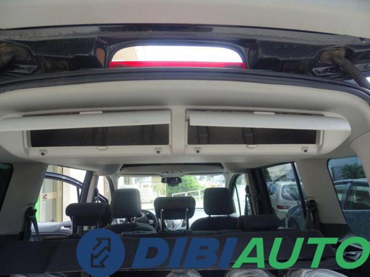 Ford Tourneo Connect 1.6 TDCi 115 CV Titanium (19)