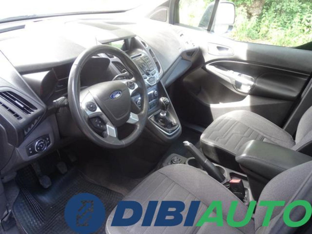Ford Tourneo Connect 1.6 TDCi 115 CV Titanium (8)