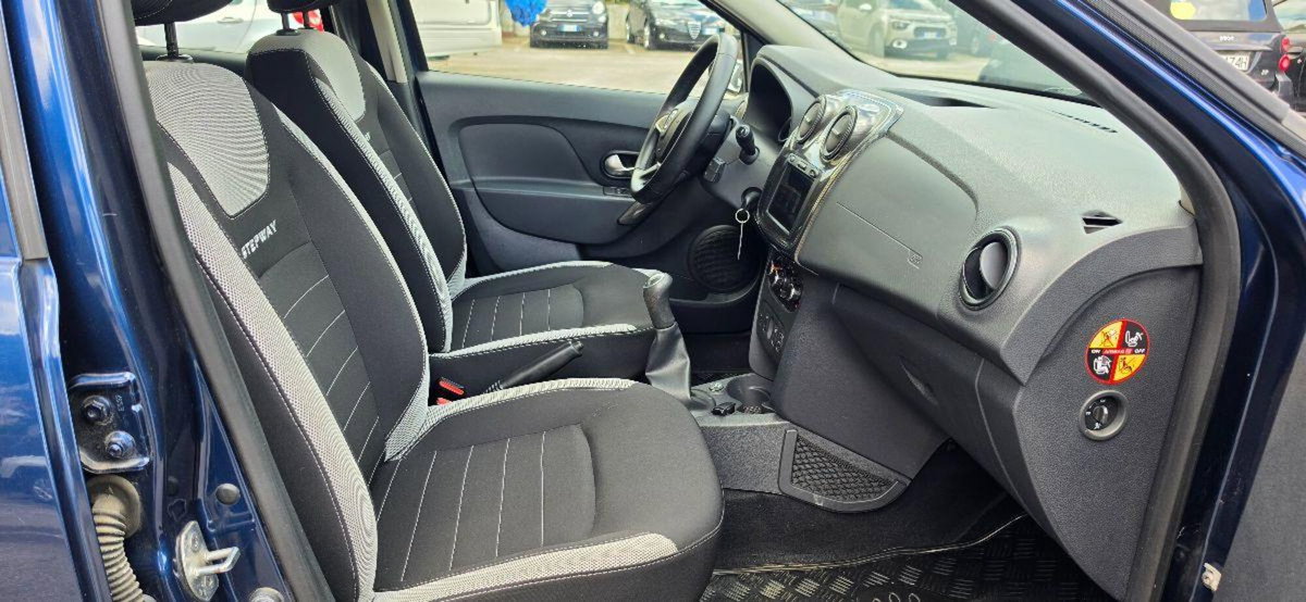 Dacia Sandero 0.9 TCe 12V T-GPL 90CV Start&Stop SS Ambiance Family (17)