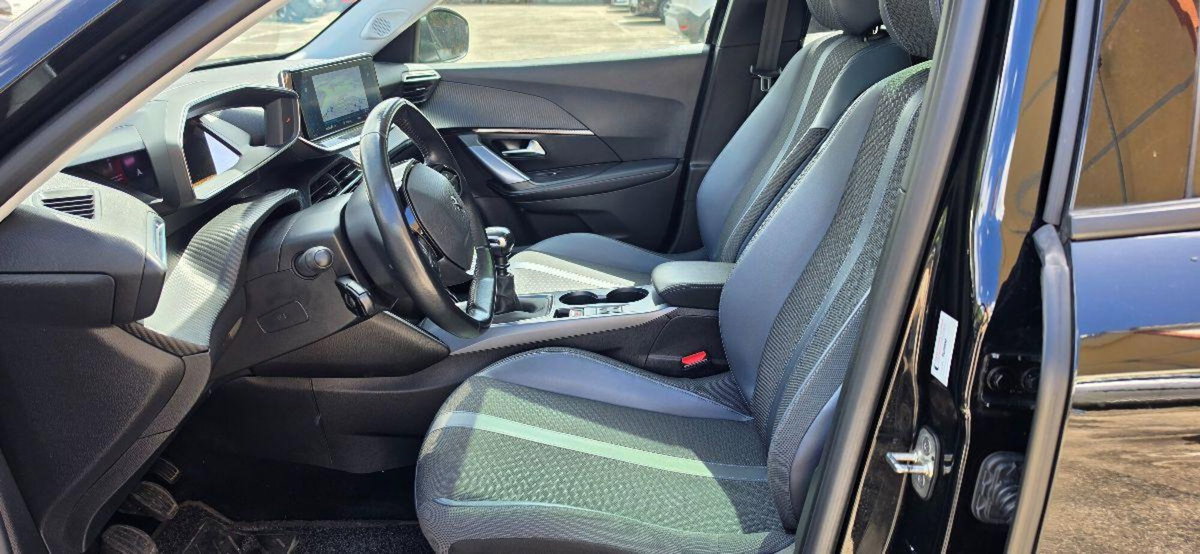 Peugeot 2008 BlueHDi 100 S&S Allure (11)