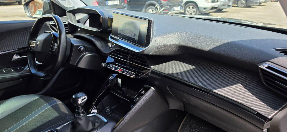 Peugeot 2008 BlueHDi 100 S&S Allure (18)