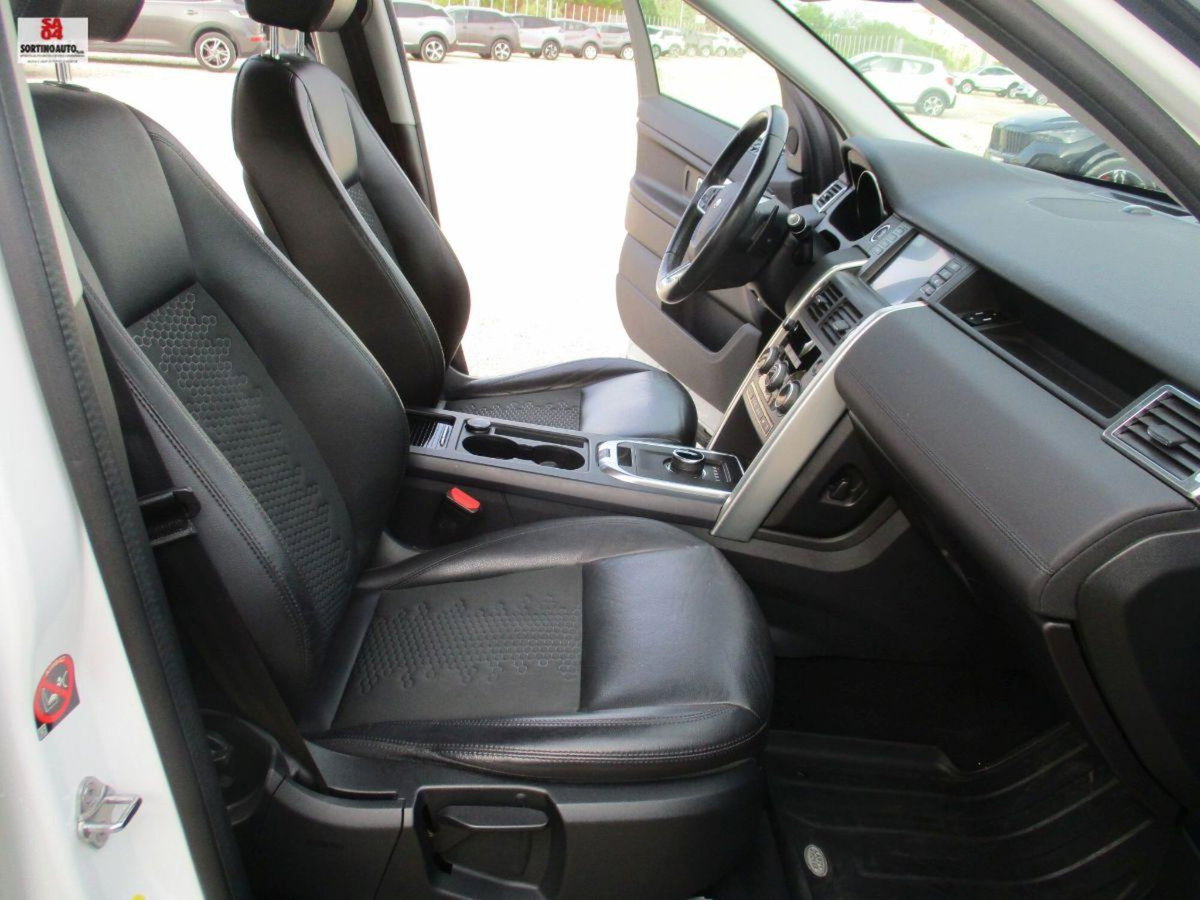 Land Rover Discovery Sport 2.0 TD4 150 CV HSE (18)