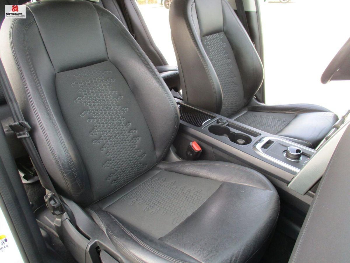 Land Rover Discovery Sport 2.0 TD4 150 CV HSE (19)