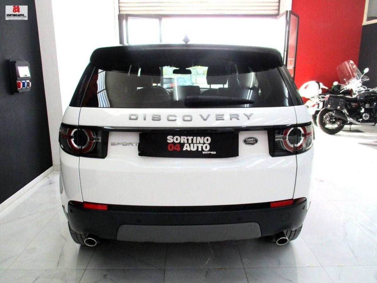 Land Rover Discovery Sport 2.0 TD4 150 CV HSE (2)
