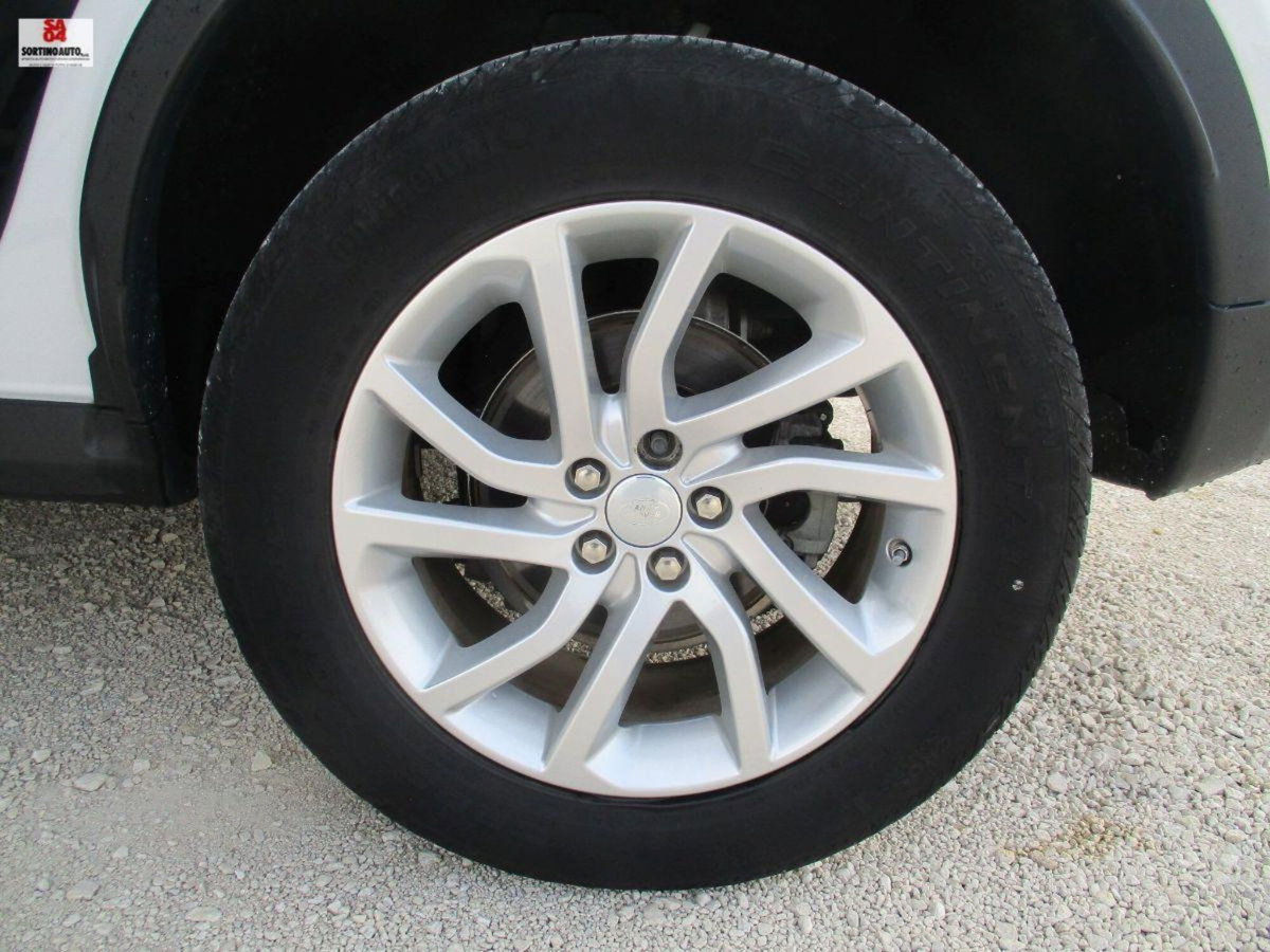 Land Rover Discovery Sport 2.0 TD4 150 CV HSE (7)