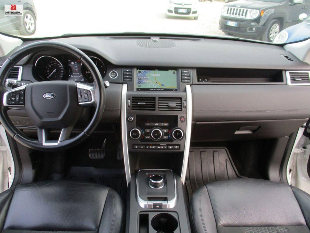 Land Rover Discovery Sport 2.0 TD4 150 CV HSE (8)