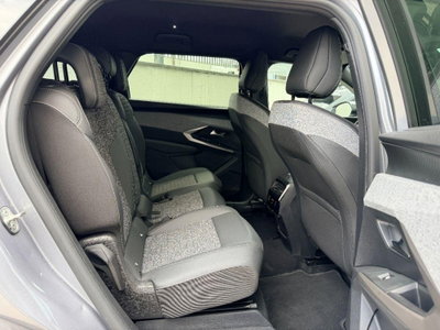 Peugeot 5008 1.2 hybrid Allure 145cv e-dcs6 (9)