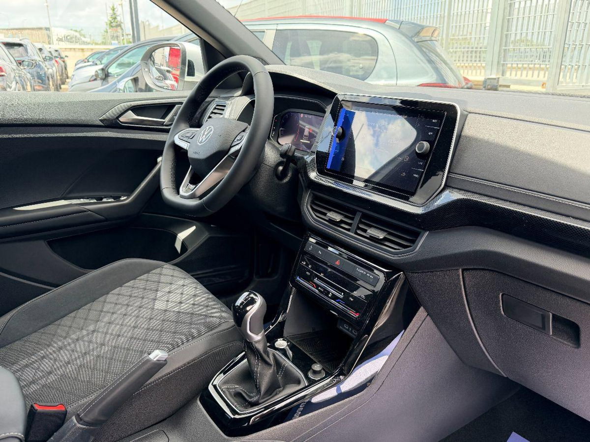 Volkswagen T-Cross 1.0 tsi R-Line 115cv (9)