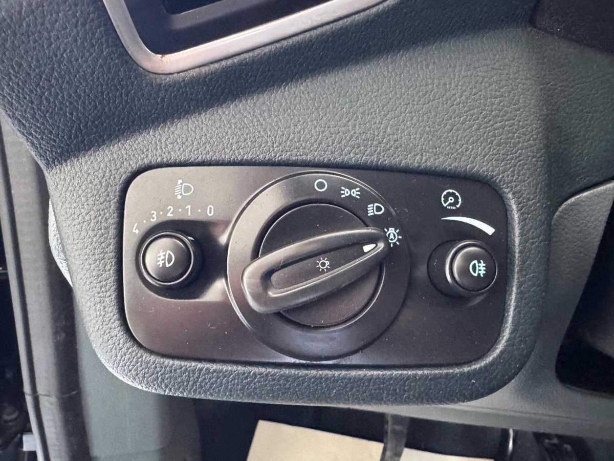 Ford C-Max 1.6 TDCi 115CV Titanium (15)