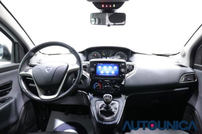 Lancia Ypsilon 1.0 FireFly 5 porte S&S Hybrid Silver Plus (10)