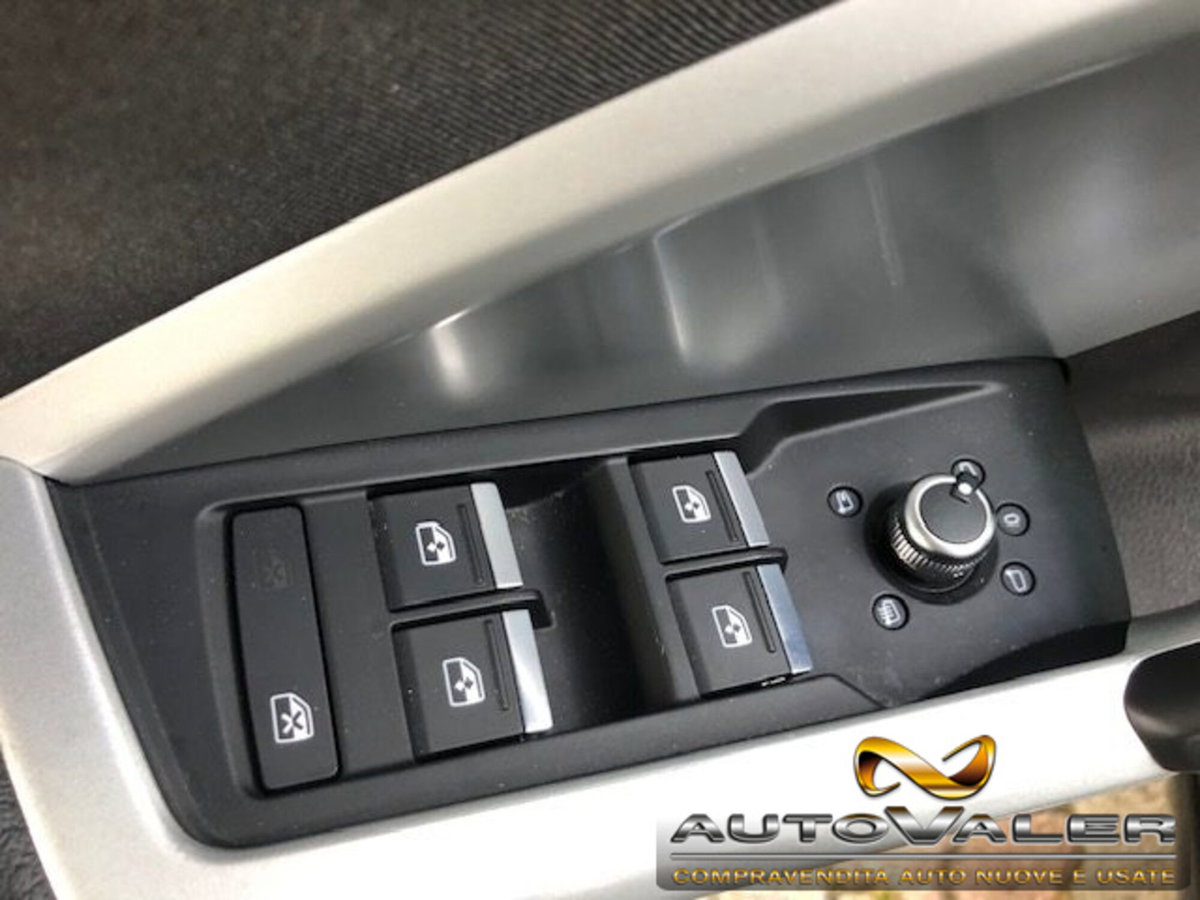Audi Q3 35 TDI quattro S tronic Business (10)