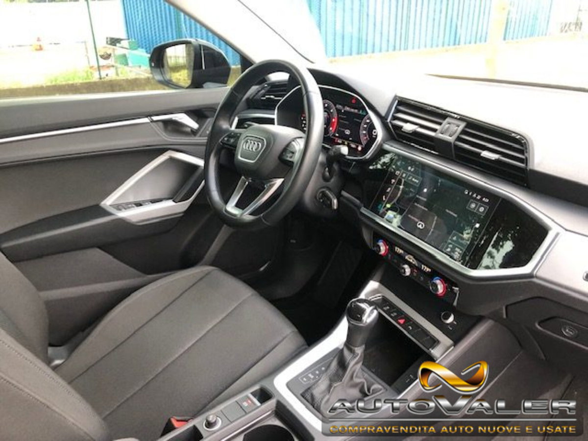Audi Q3 35 TDI quattro S tronic Business (14)