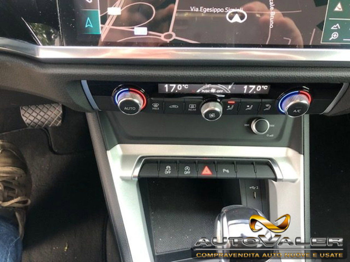 Audi Q3 35 TDI quattro S tronic Business (16)