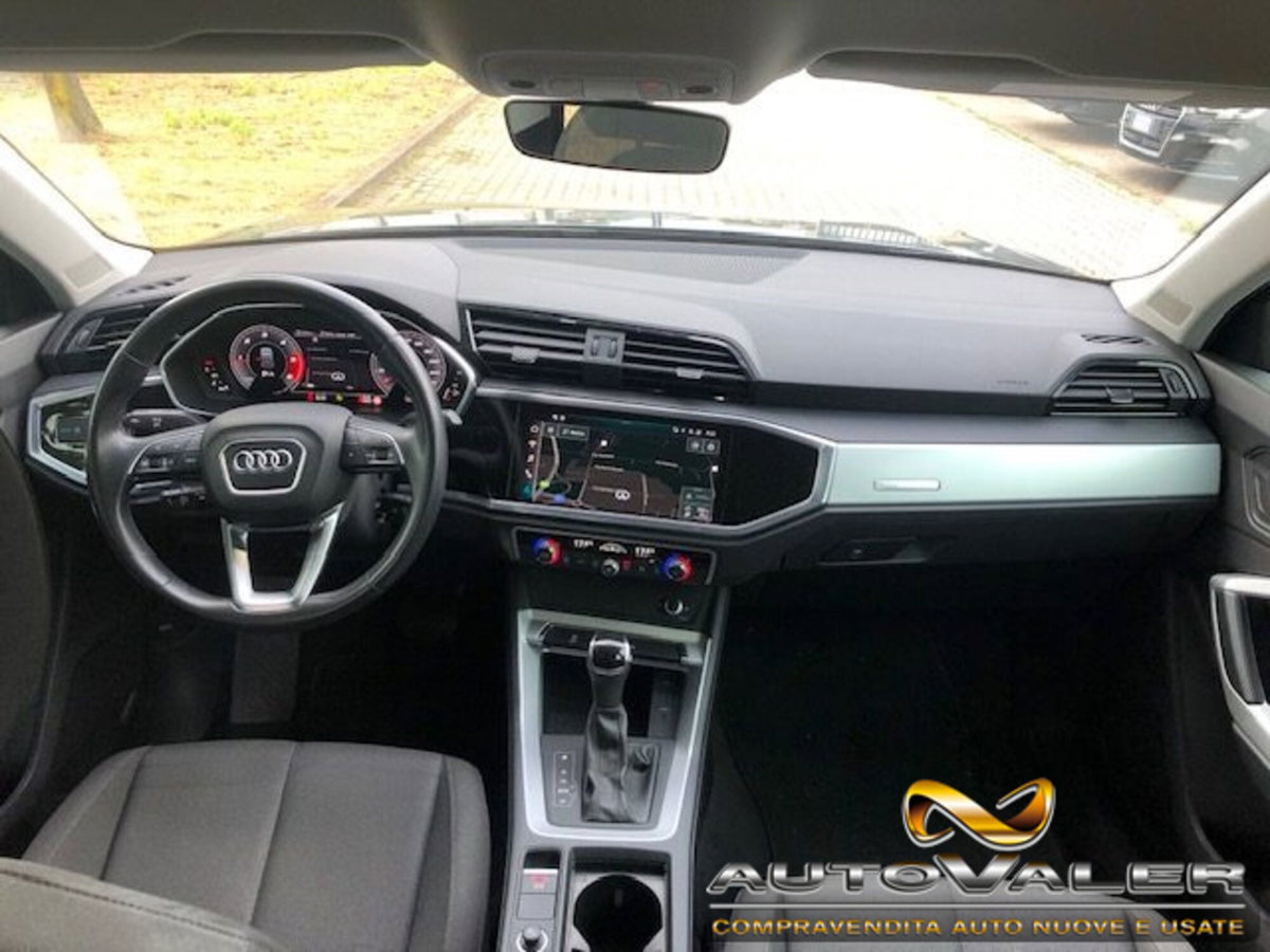 Audi Q3 35 TDI quattro S tronic Business (9)