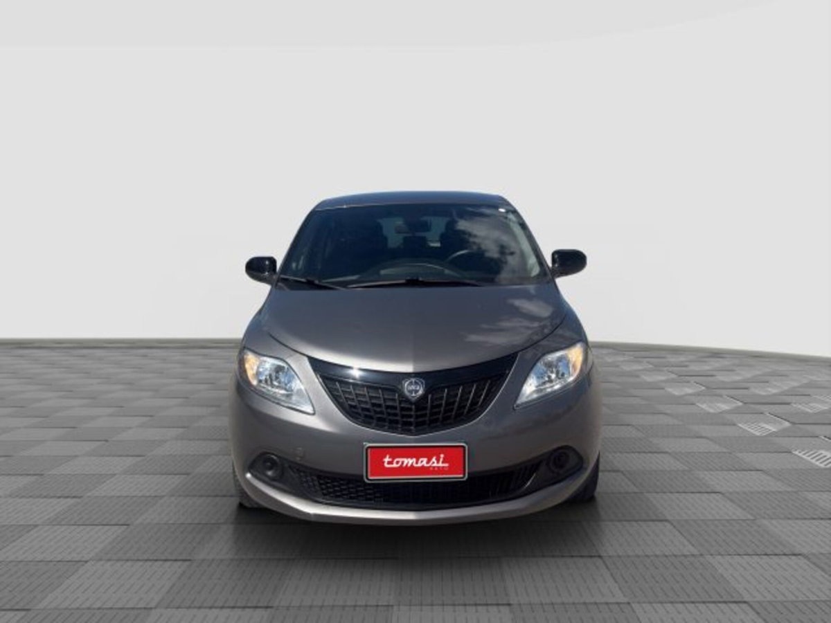 Lancia Ypsilon 1.0 FireFly 5 porte S&S Hybrid Silver Plus (8)