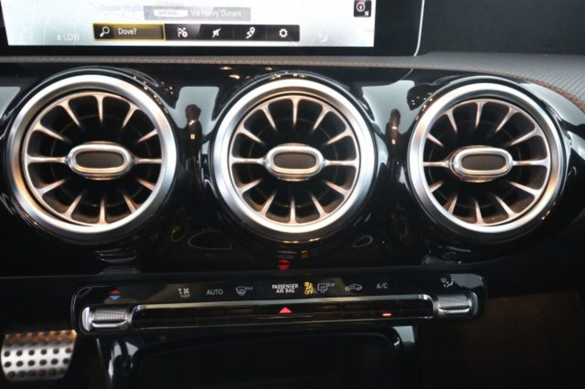 Mercedes-Benz Classe A 220 Automatic 4Matic Premium (13)