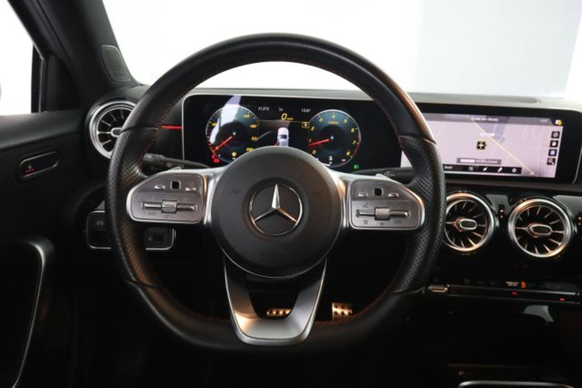 Mercedes-Benz Classe A 220 Automatic 4Matic Premium (5)