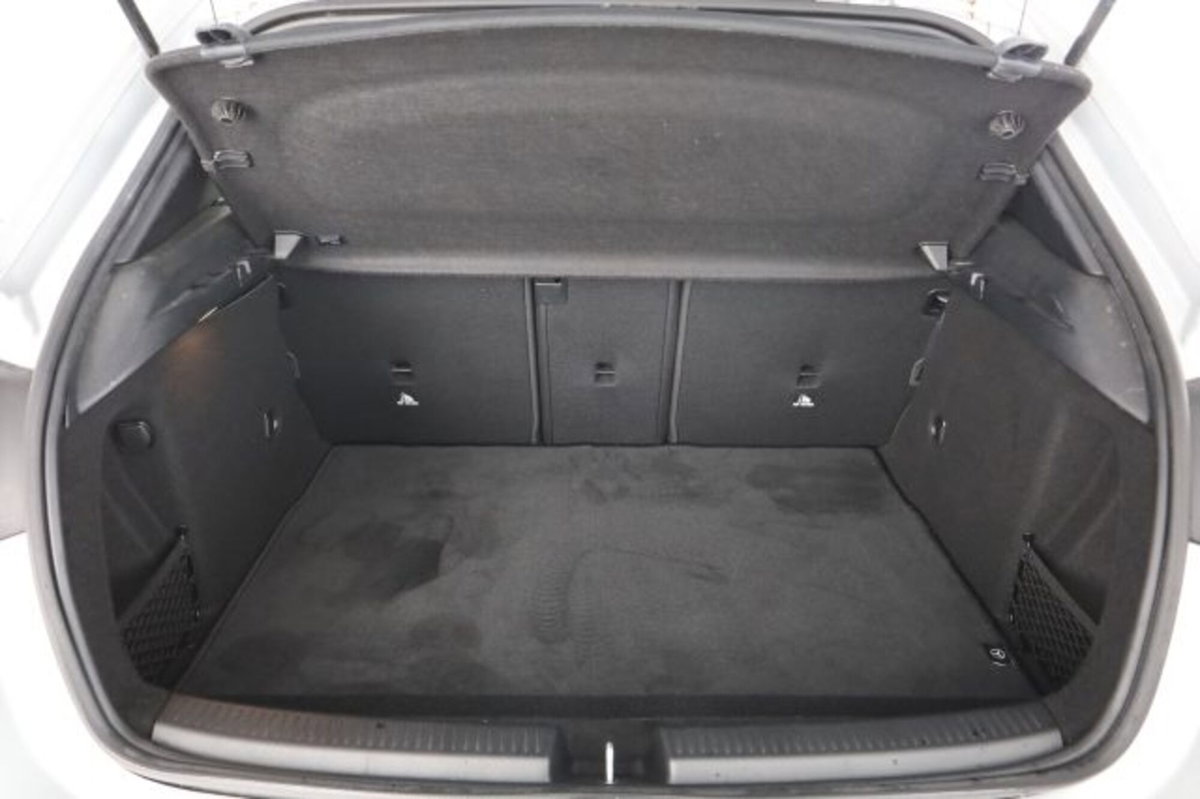 Mercedes-Benz Classe A 220 Automatic 4Matic Premium (6)