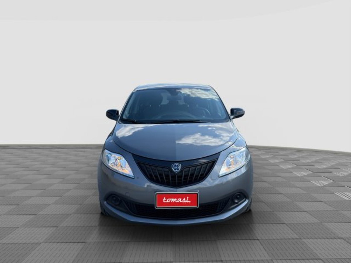 Lancia Ypsilon 1.0 FireFly 5 porte S&S Hybrid Silver Plus (8)