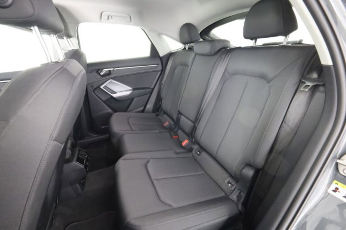 Audi Q3 Sportback 35 TDI quattro S tronic Business Plus (3)