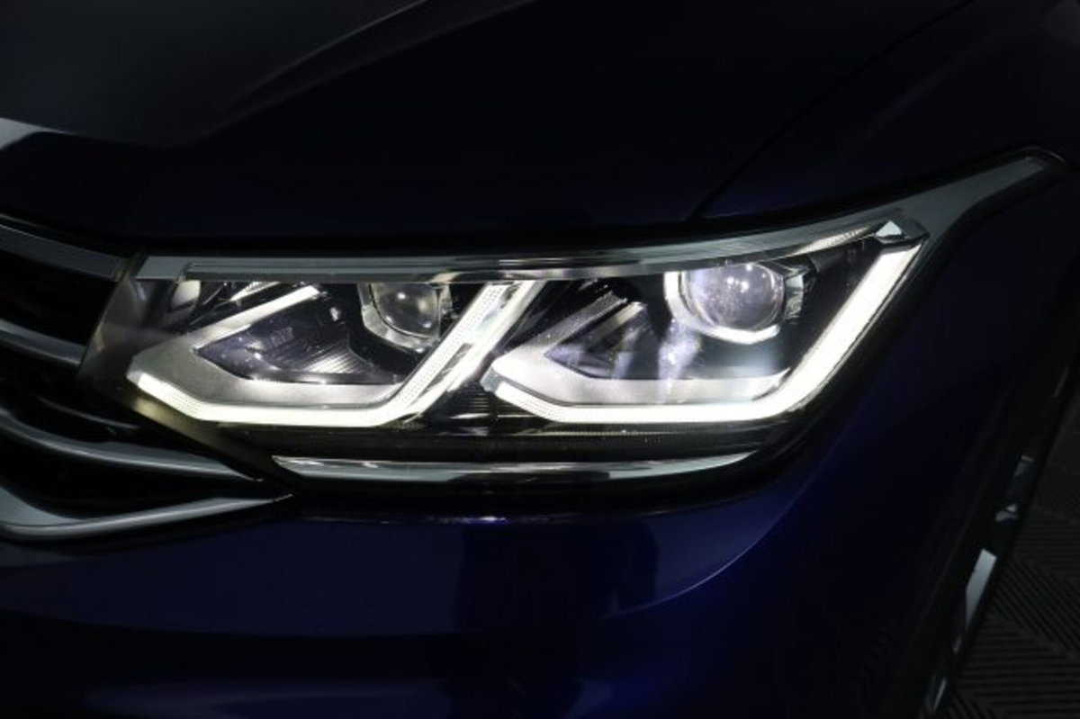 Volkswagen Tiguan 2.0 TDI 150 CV SCR DSG 4MOTION R-Line (9)