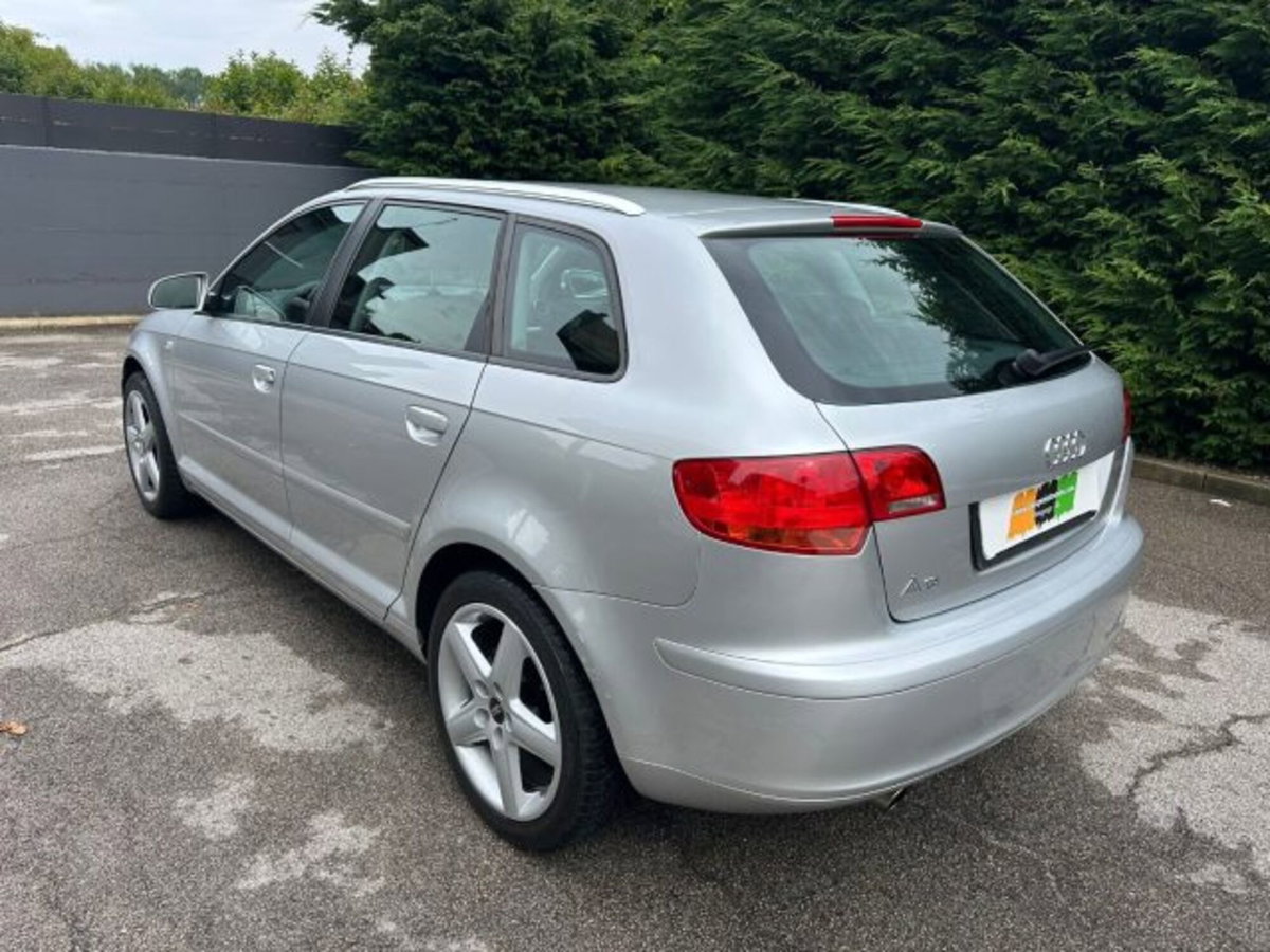 Audi A3 Sportback 1.6 16V FSI Attraction (11)
