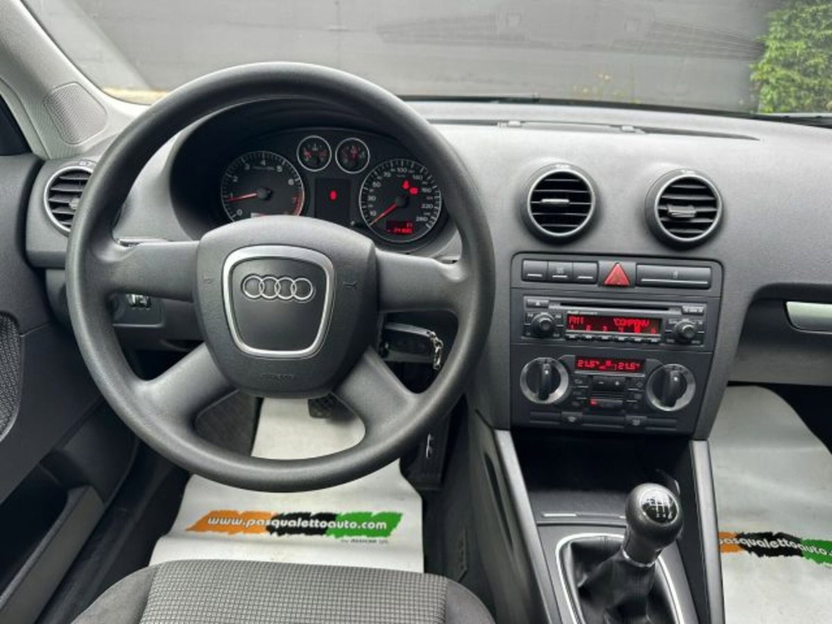 Audi A3 Sportback 1.6 16V FSI Attraction (4)