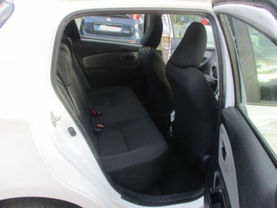 Toyota Yaris 1.0 72 CV 5 porte Cool (10)