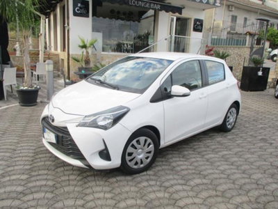 Toyota Yaris 1.0 72 CV 5 porte Cool (3)