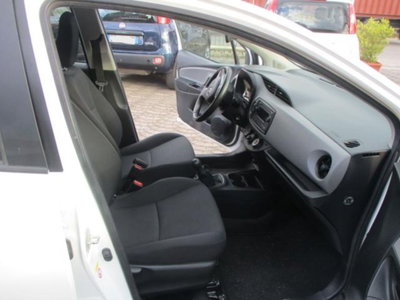 Toyota Yaris 1.0 72 CV 5 porte Cool (8)