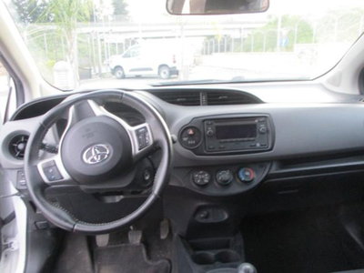 Toyota Yaris 1.0 72 CV 5 porte Cool (9)