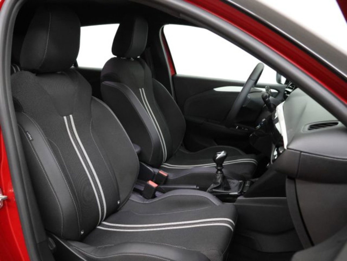 Opel Corsa 1.2 hybrid GS 100cv dct6 (11)