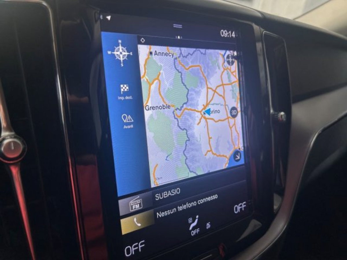 Volvo XC60 B4 (d) AWD Geartronic Momentum Pro (17)