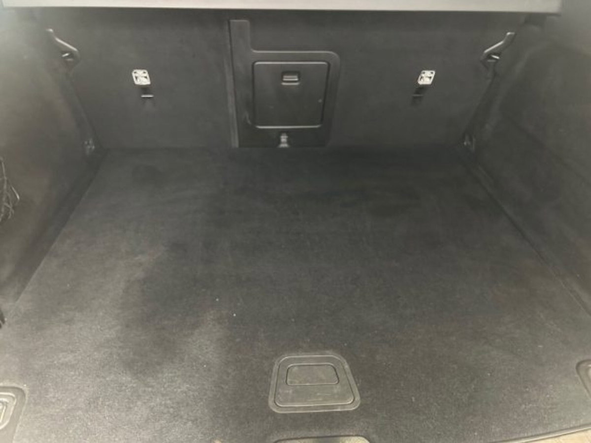 Volvo XC60 B4 (d) AWD Geartronic Momentum Pro (18)