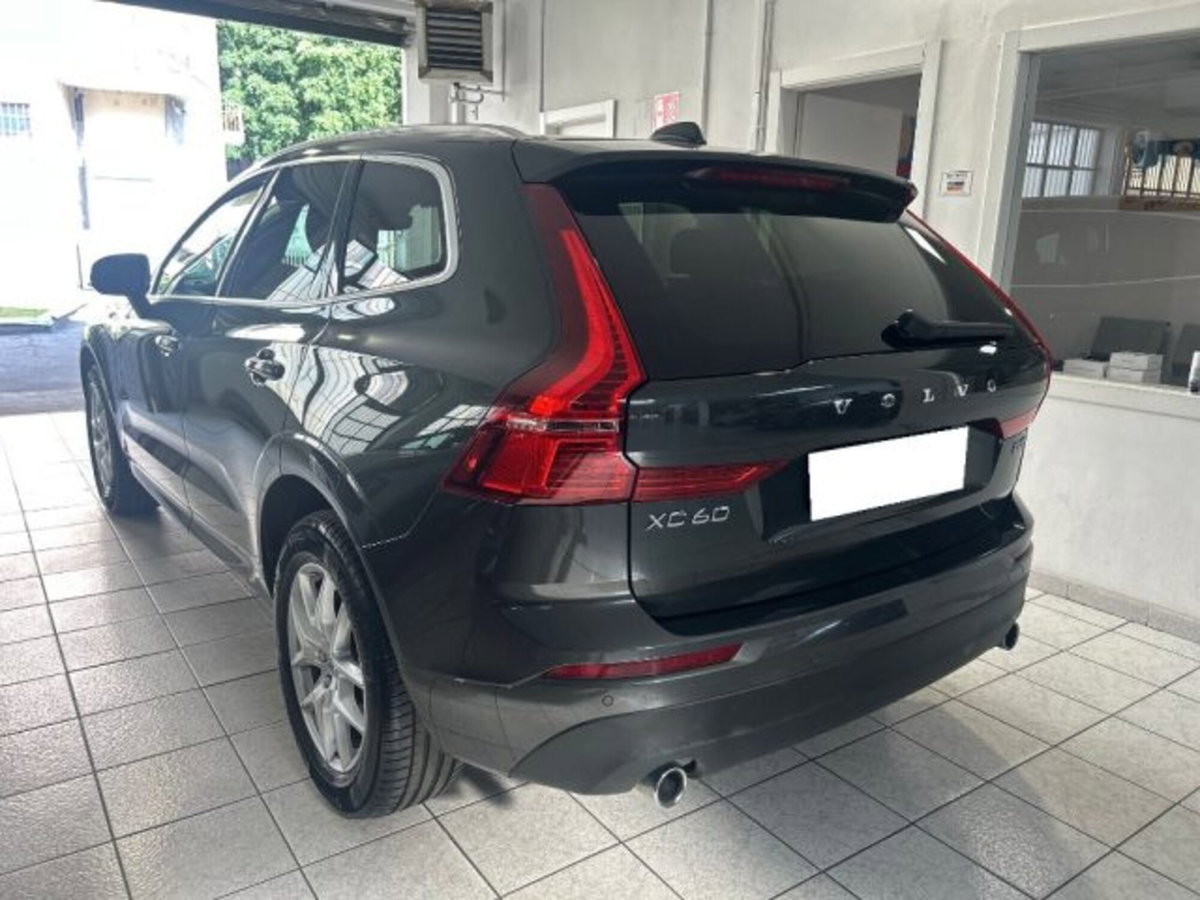Volvo XC60 B4 (d) AWD Geartronic Momentum Pro (4)