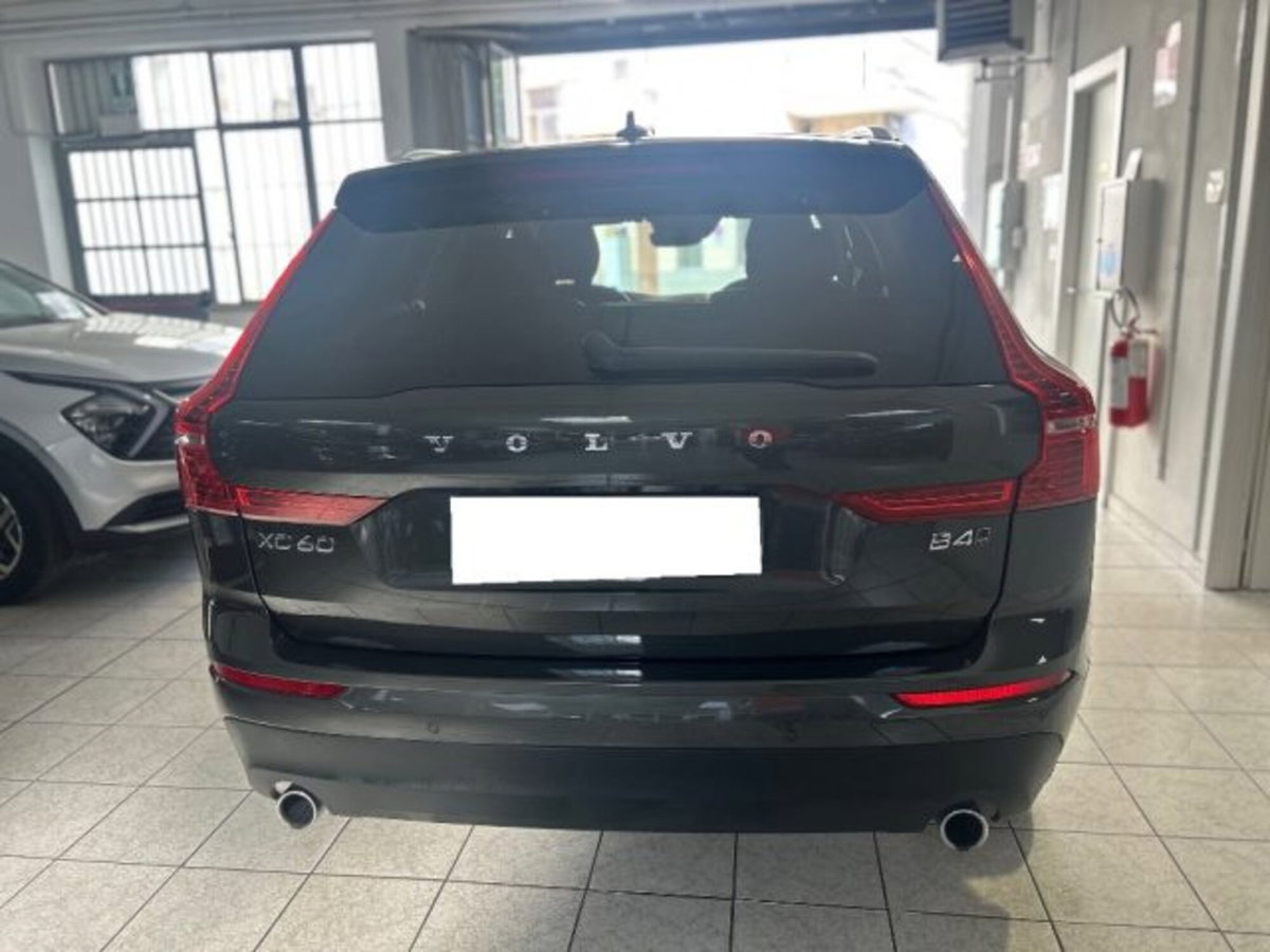 Volvo XC60 B4 (d) AWD Geartronic Momentum Pro (6)