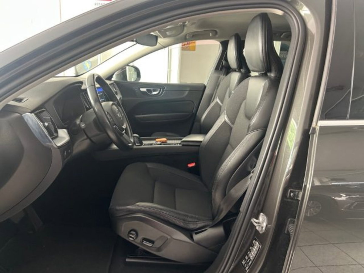 Volvo XC60 B4 (d) AWD Geartronic Momentum Pro (7)