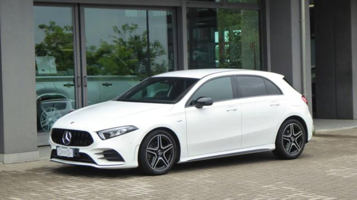 Mercedes-Benz Classe A Sedan 180 d AMG Line Premium Plus auto