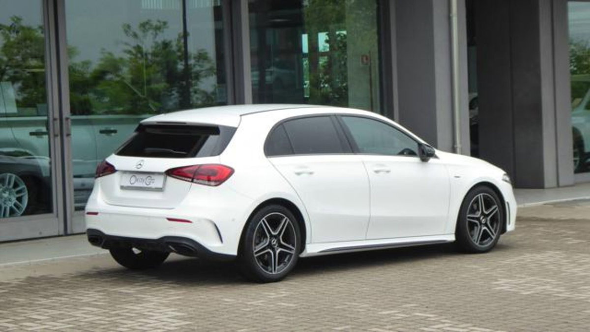 Mercedes-Benz Classe A Sedan 180 d AMG Line Premium Plus auto (3)