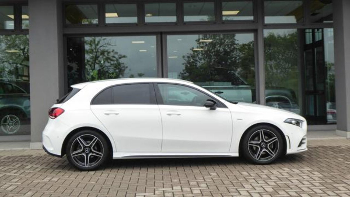 Mercedes-Benz Classe A Sedan 180 d AMG Line Premium Plus auto (4)