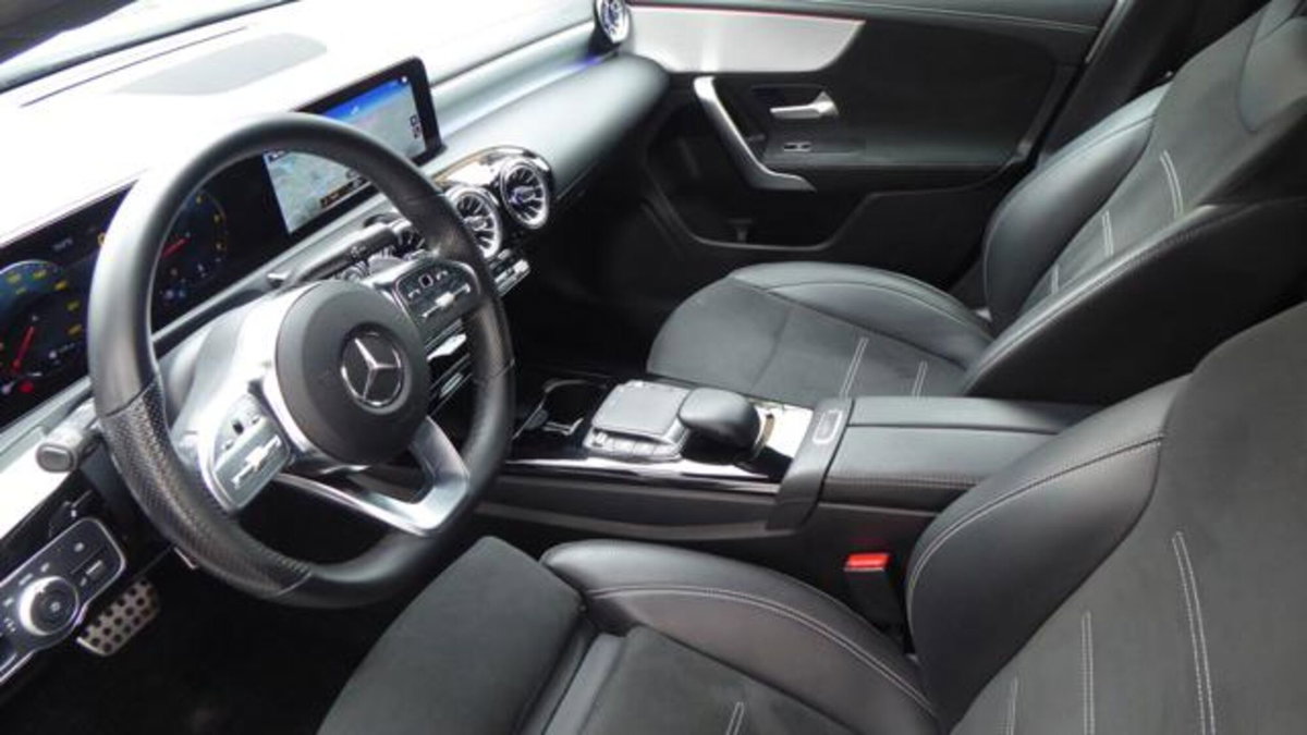 Mercedes-Benz Classe A Sedan 180 d AMG Line Premium Plus auto (7)