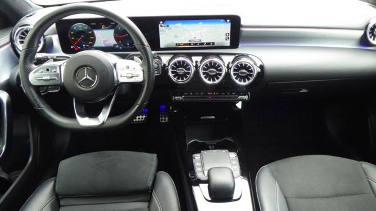 Mercedes-Benz Classe A Sedan 180 d AMG Line Premium Plus auto (9)