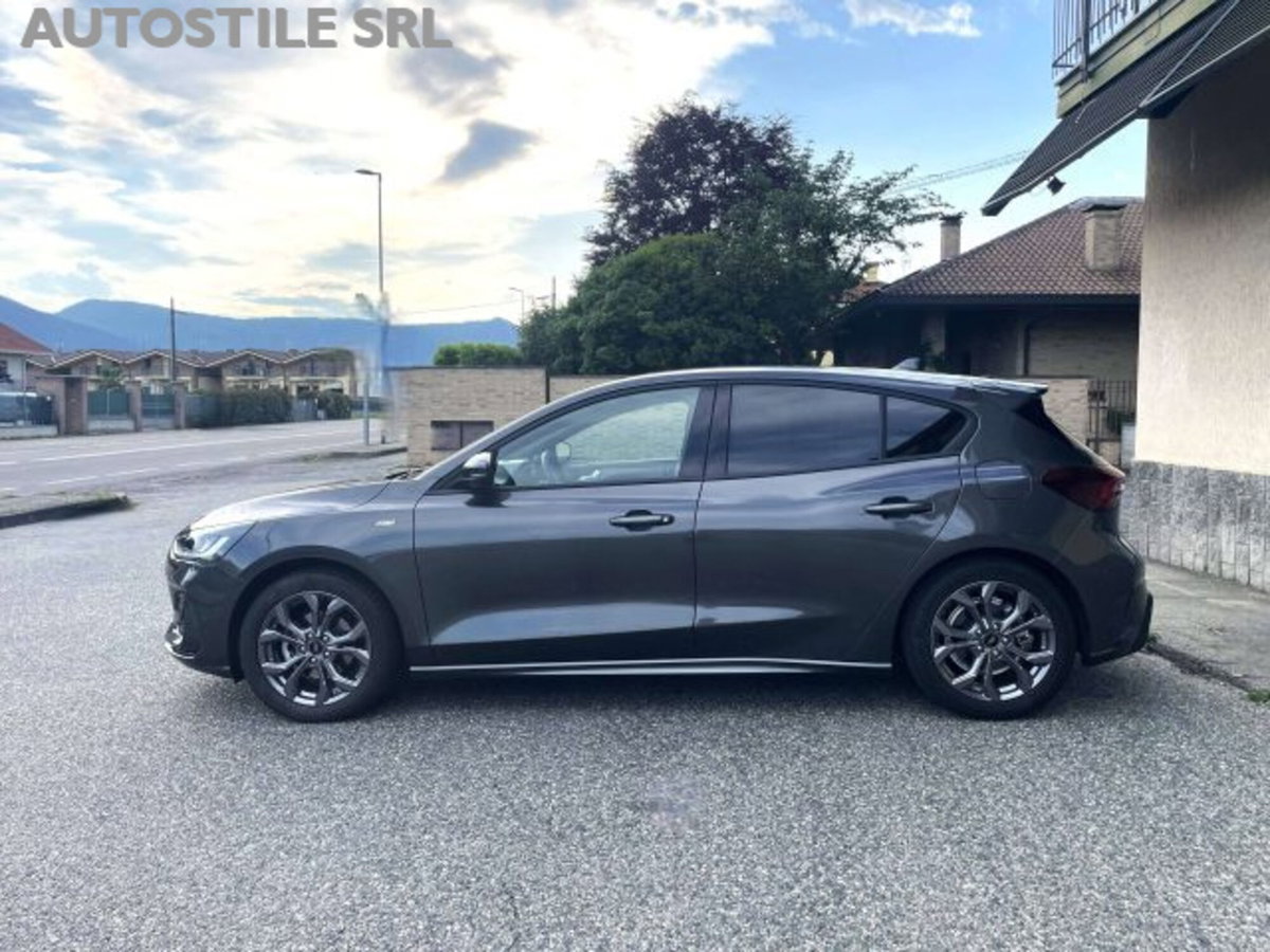 Ford Focus Station Wagon 1.0 EcoBoost Hybrid 125 CV SW ST-Line (10)