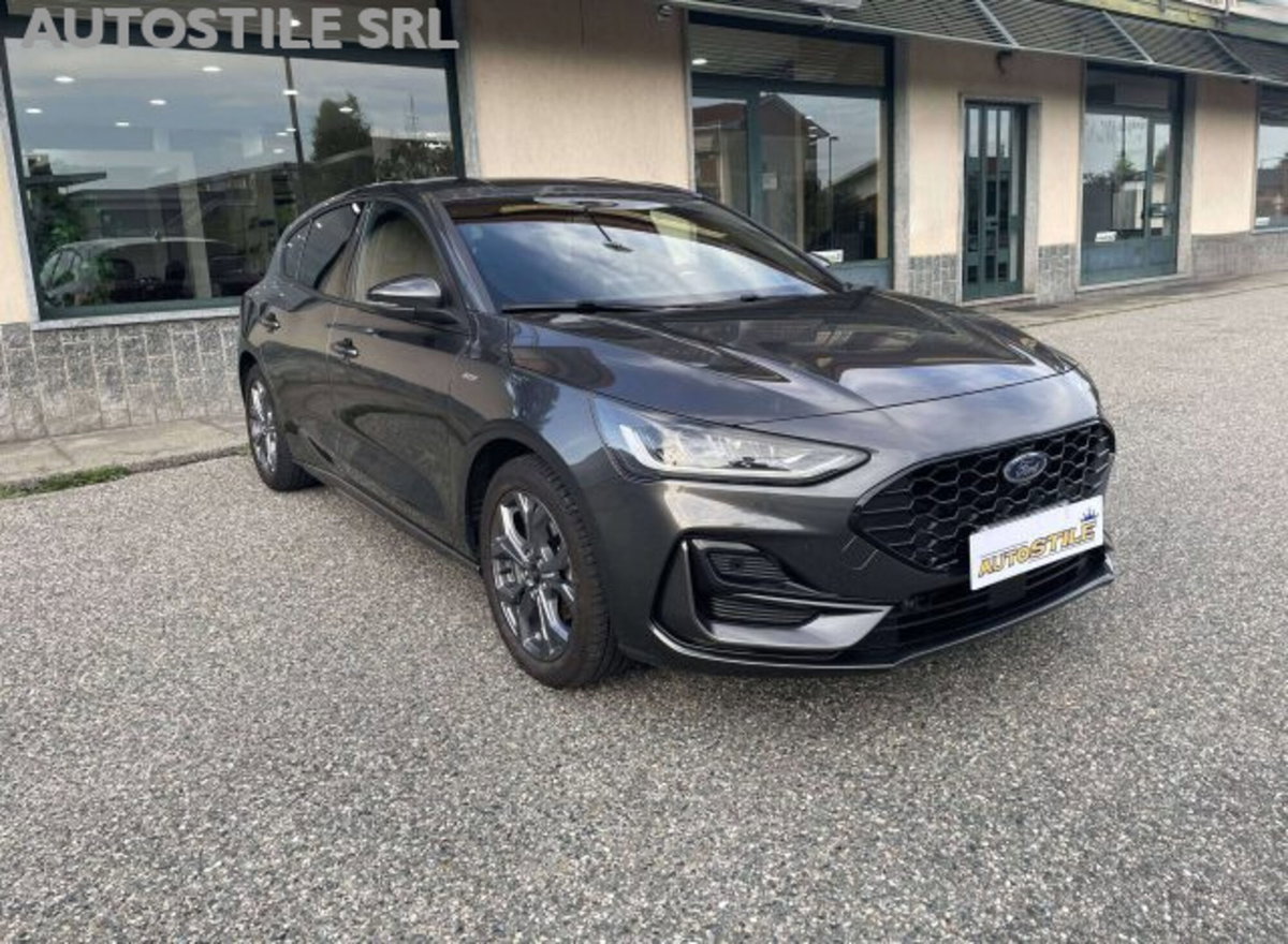 Ford Focus Station Wagon 1.0 EcoBoost Hybrid 125 CV SW ST-Line (12)