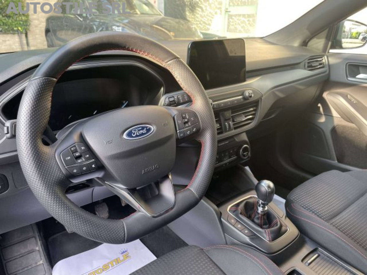 Ford Focus Station Wagon 1.0 EcoBoost Hybrid 125 CV SW ST-Line (14)