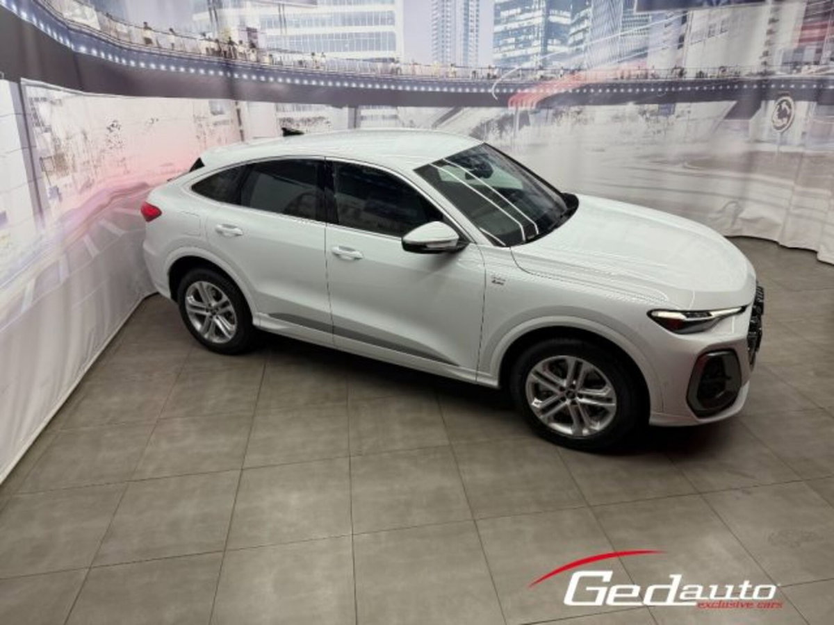 Audi Q5 Sportback 40 2.0 tdi mhev 12V S line Plus quattro s-tronic (4)