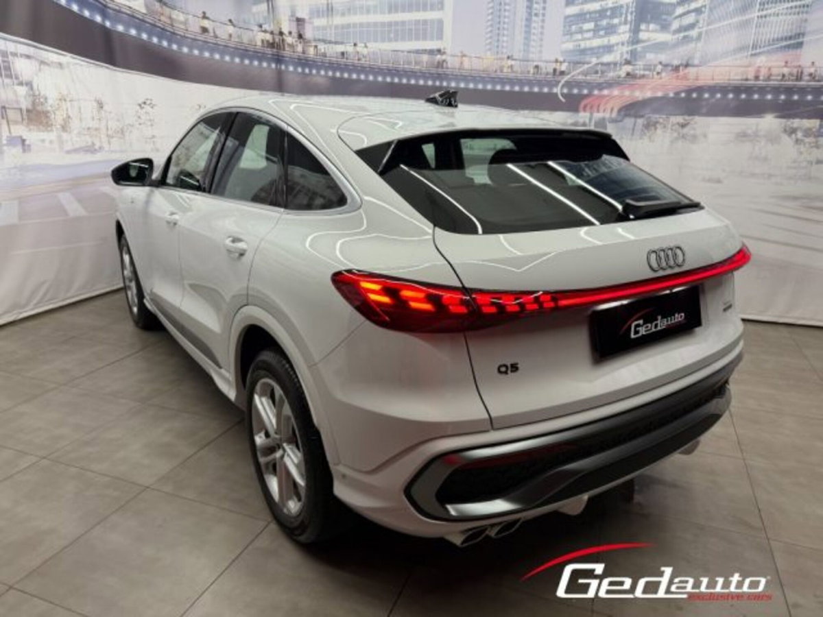 Audi Q5 Sportback 40 2.0 tdi mhev 12V S line Plus quattro s-tronic (8)