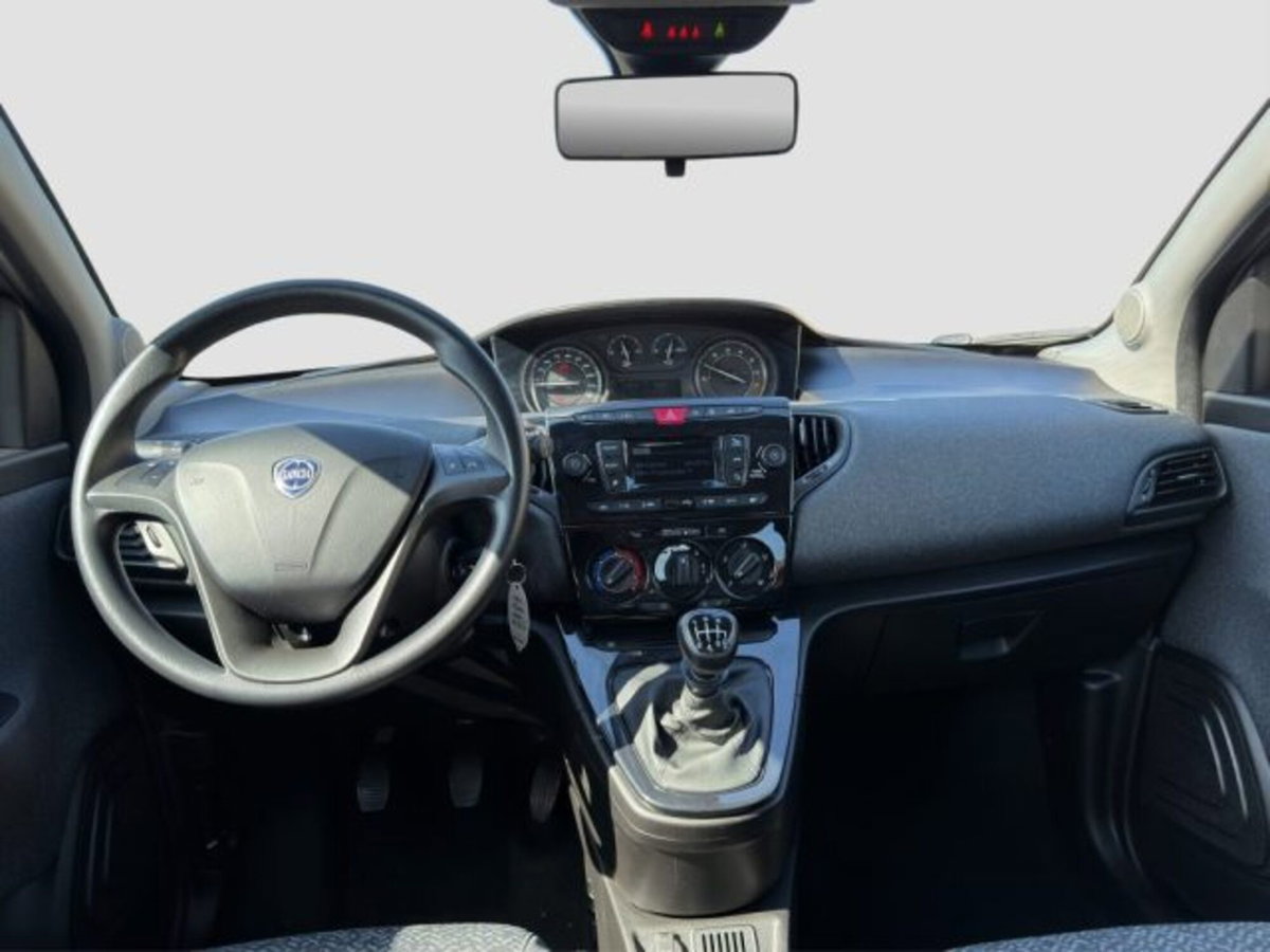 Lancia Ypsilon 1.0 FireFly 5 porte S&S Hybrid Silver Plus (12)