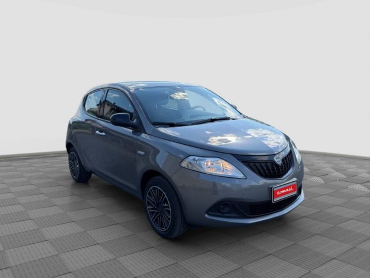 Lancia Ypsilon 1.0 FireFly 5 porte S&S Hybrid Silver Plus (7)